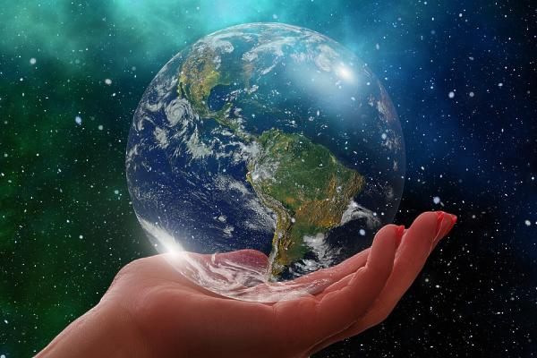 Schamane in München weltkugel